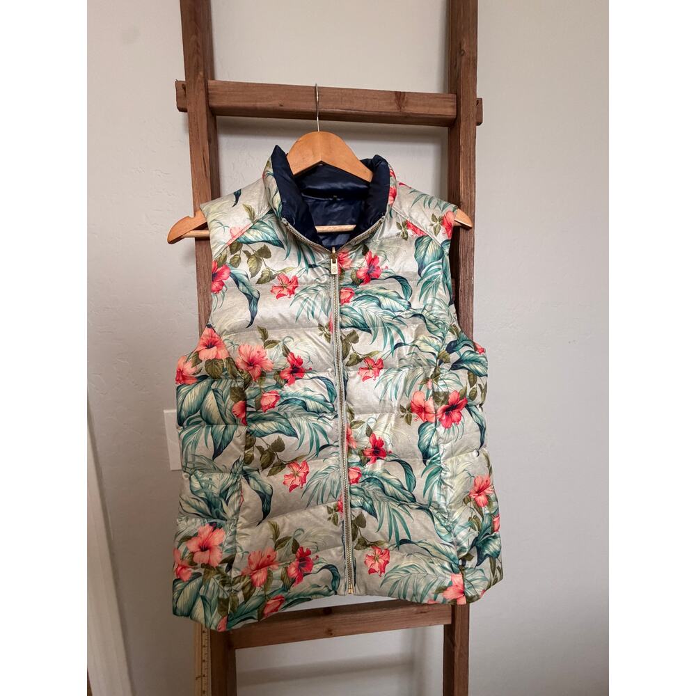 Tommy Bahama Spring Resort Wear Reversible Duck Down Puffer Vest-Med (reg$228) - Picture 3 of 12